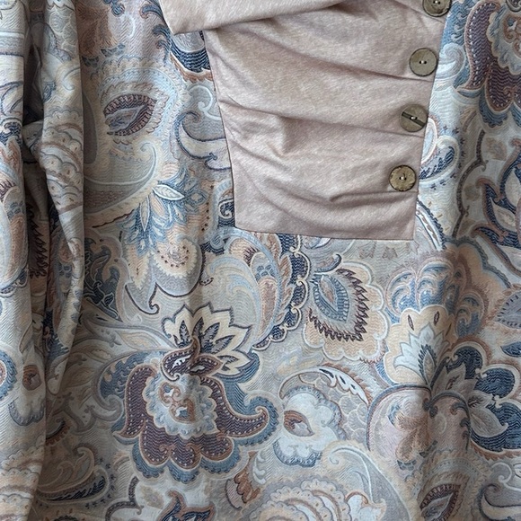 Noracora Top - Asymmetrical Neck Buttoned Floral Casual Long Sleeved Top - Large - Picture 6 of 9